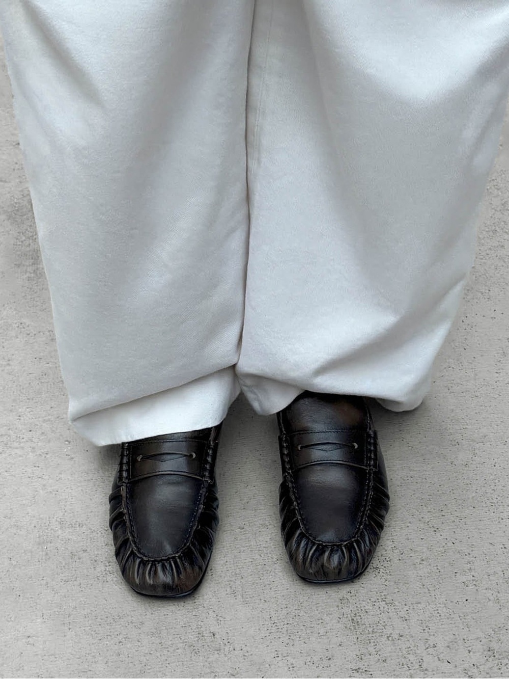 Alohas Aven Ruched Leather Loafer Black Size 35 / 5